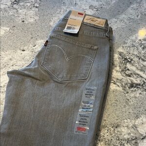 NWT Levi's Curve ID Women's Light Gray Straight Leg Jeans Size 26